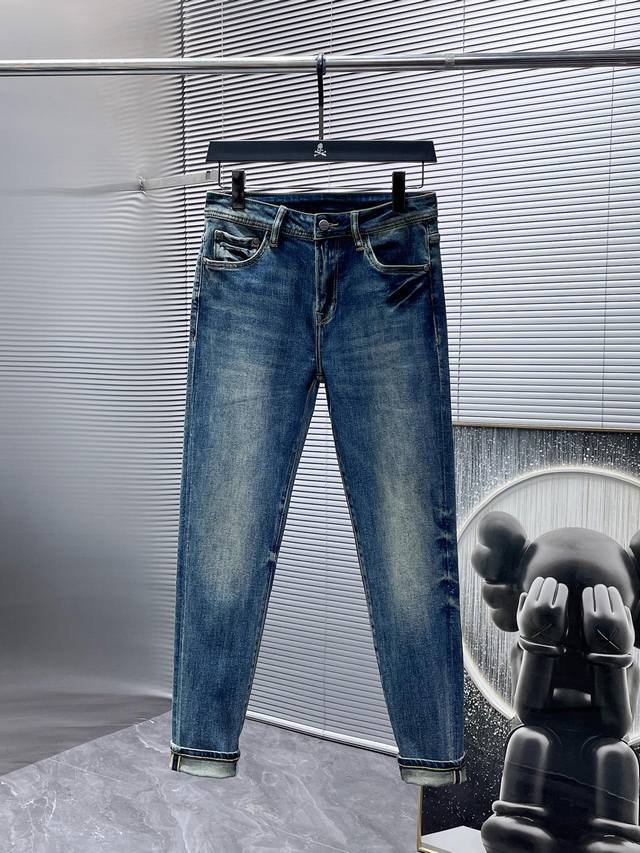 芬迪 Fendi 2024Ss新款 修身款 小直筒 牛仔裤 高端版本 专柜定制面料 透气舒适度高 细节无可挑剔 品牌元素设计理念 体现高品质 手感细腻柔软 呈现